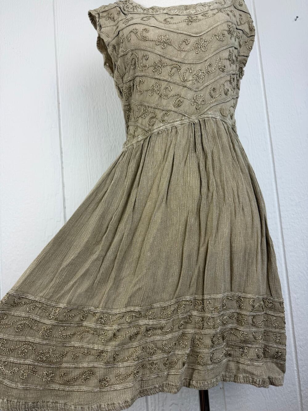 Vintage 90s Classic Embroidered Midi Dress S Boho Fairycore Renaissance